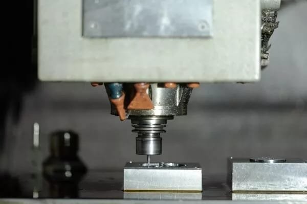FABRICAÇÃO DE MOLDES