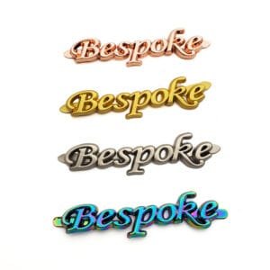 Personnalisation d'étiquettes métalliques avec lettres